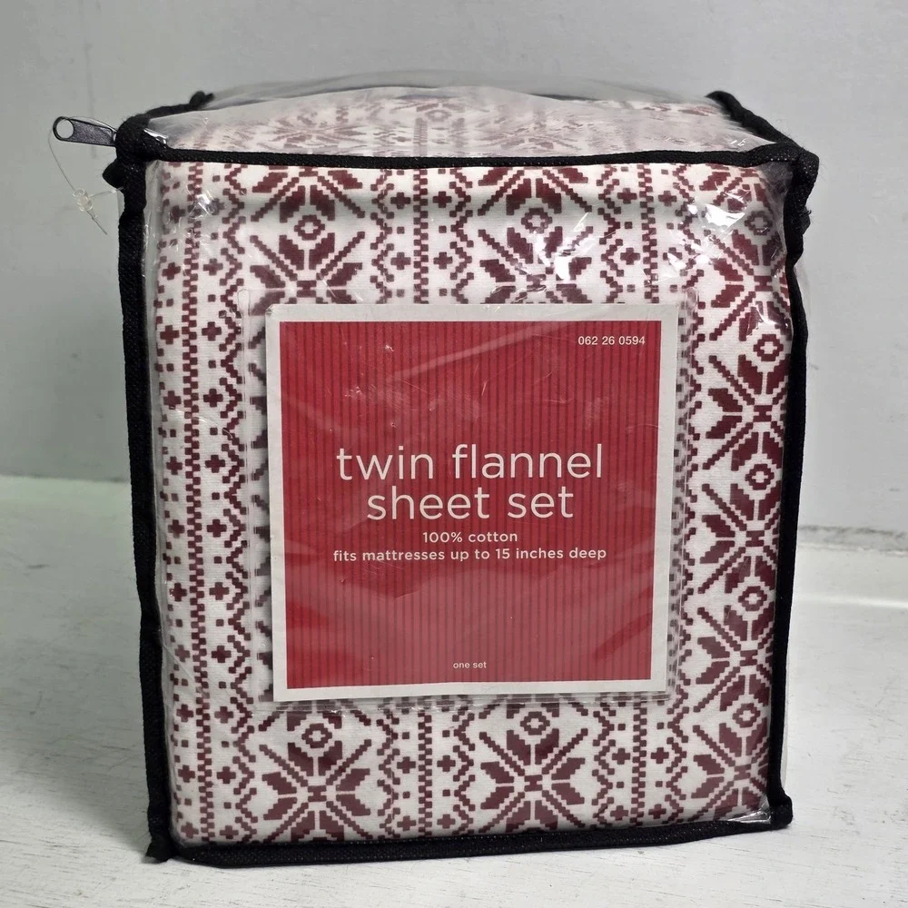 Target Brands Heavy 100% Cotton Red Holiday‎ Snowflake Flannel Twin Sheet Set